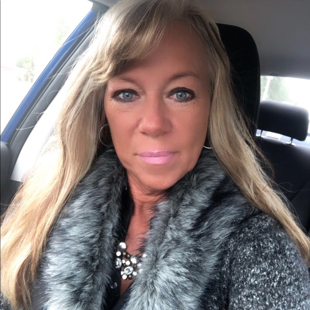 Meet your Posher, Dawn